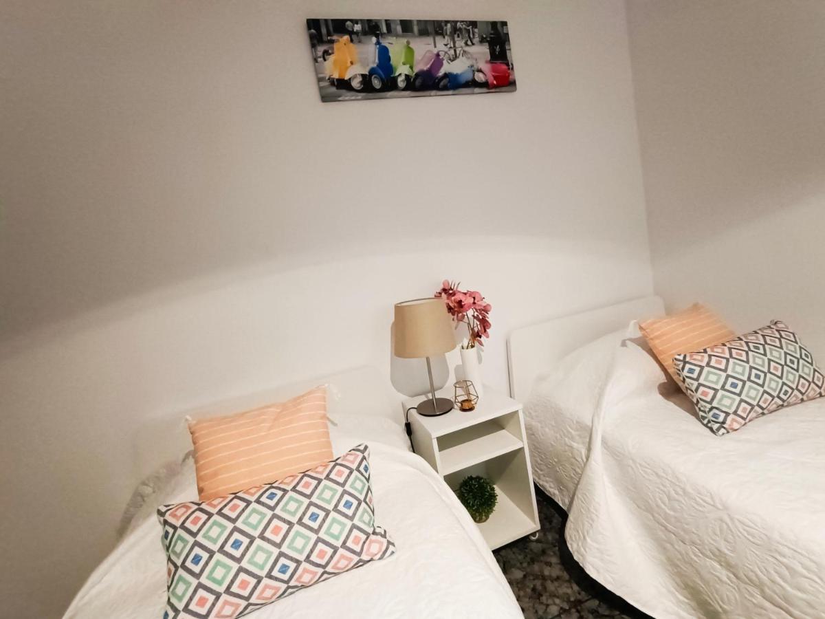 By Plaza Urquinaona Rooms Barcelona Bagian luar foto