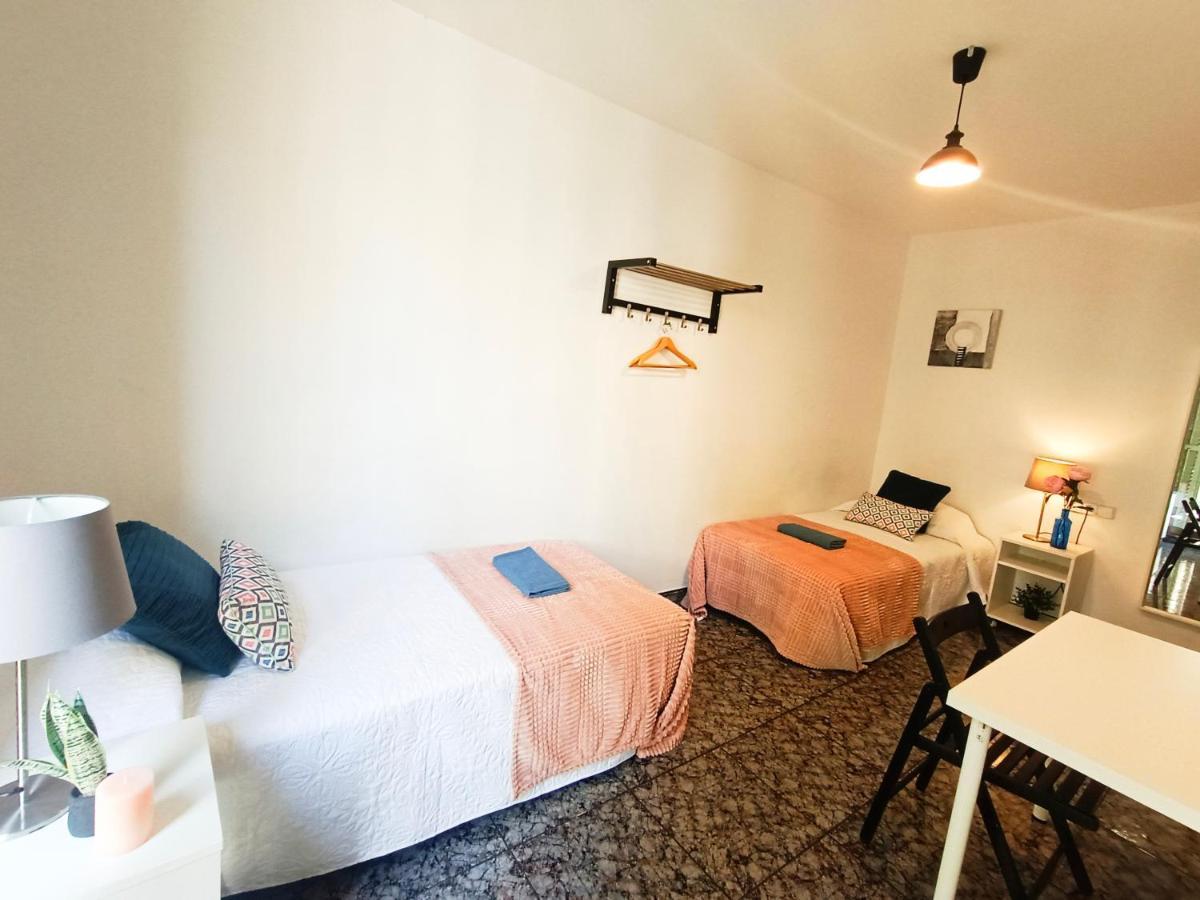 By Plaza Urquinaona Rooms Barcelona Bagian luar foto